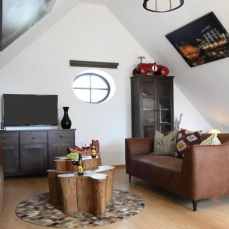 Loft-style-living Schuett - Einfach Anders * מונשאו